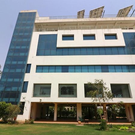 Oyo 2944 Urusvati Art And Habitat Centre Hotel Badshahpur Exterior photo