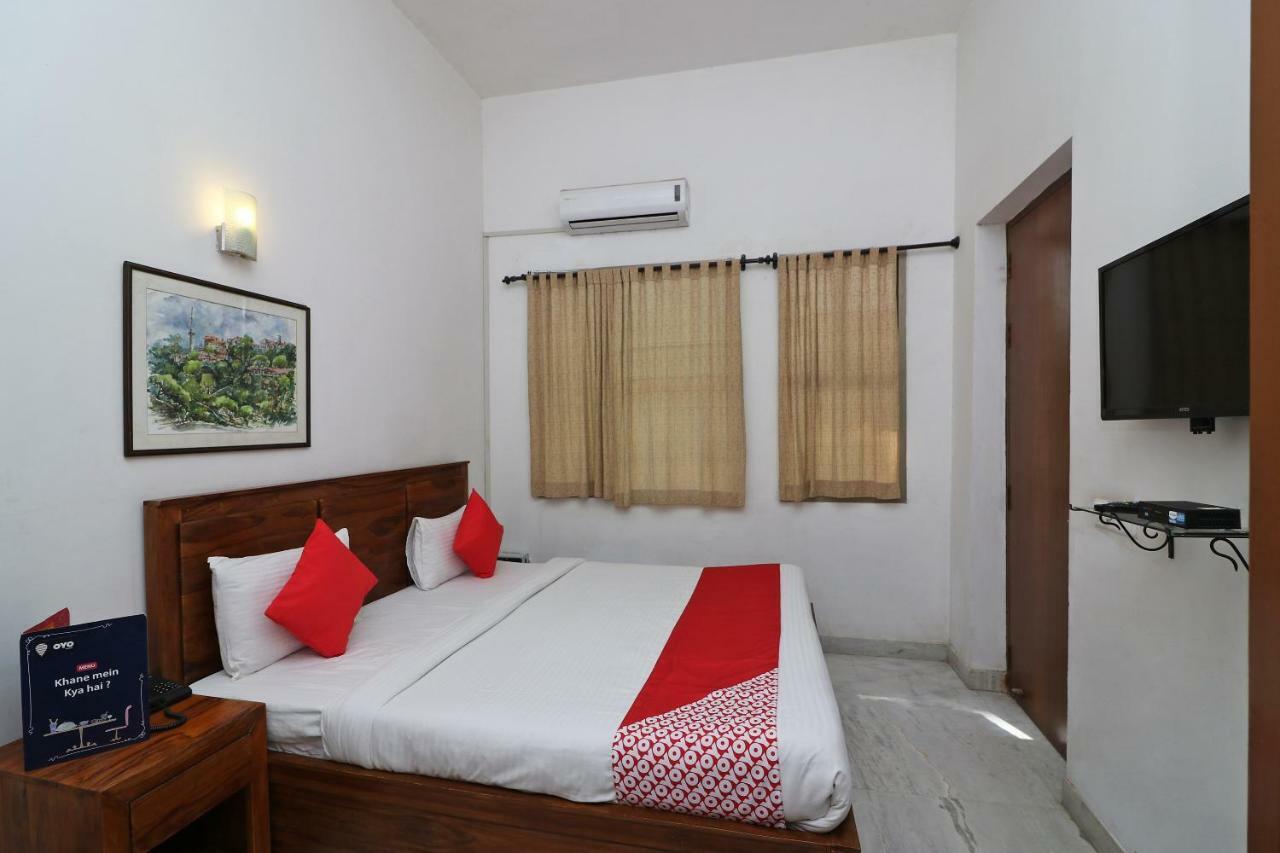Oyo 2944 Urusvati Art And Habitat Centre Hotel Badshahpur Exterior photo