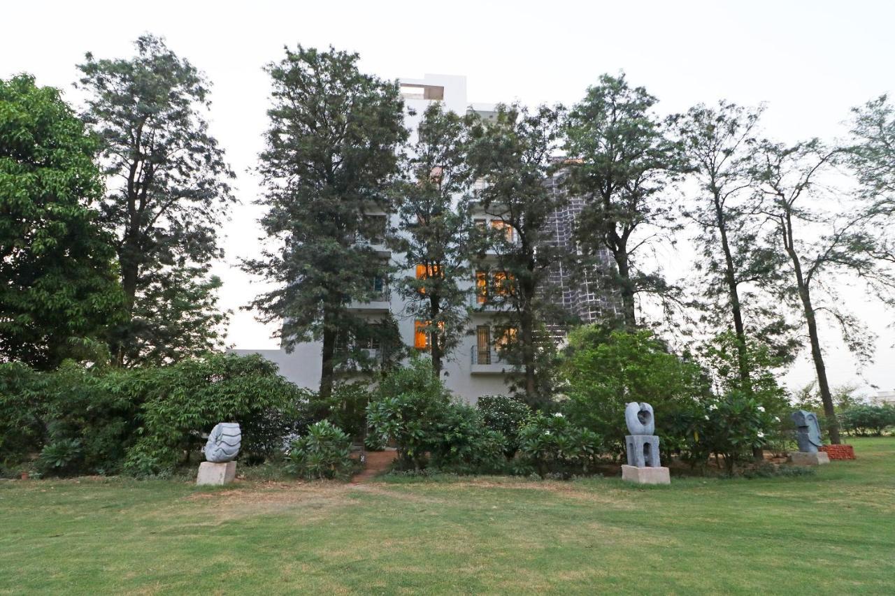 Oyo 2944 Urusvati Art And Habitat Centre Hotel Badshahpur Exterior photo